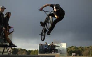 What is the difference between a BMX and a mountian bike