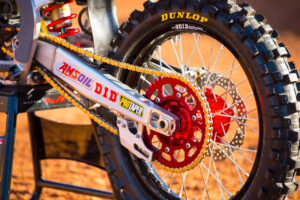 How to Tighten a Dirt Bike Chain